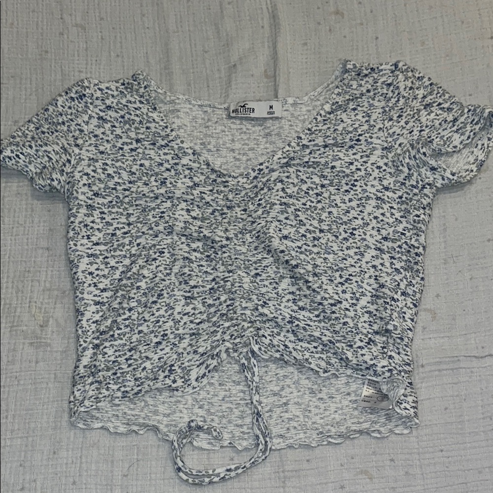 Hollister Women's Blue and White Top